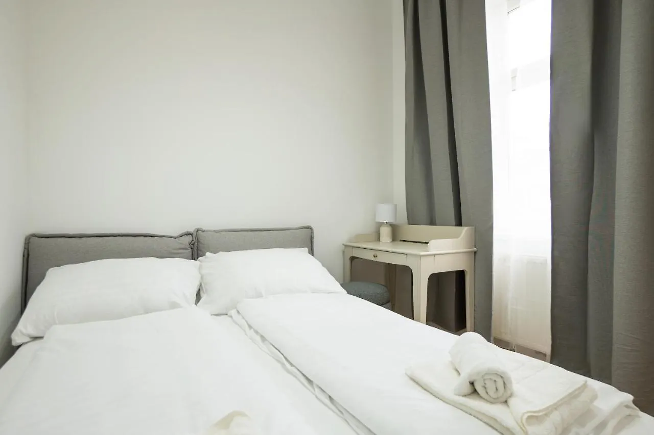 Modern Apartment In A Top Location Of Bécs