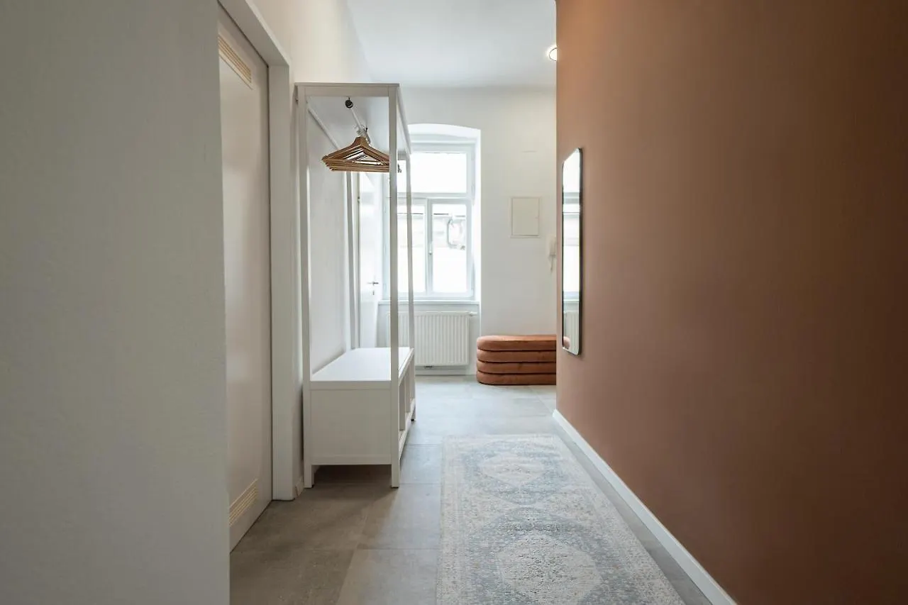 Modern Apartment In A Top Location Of Bécs