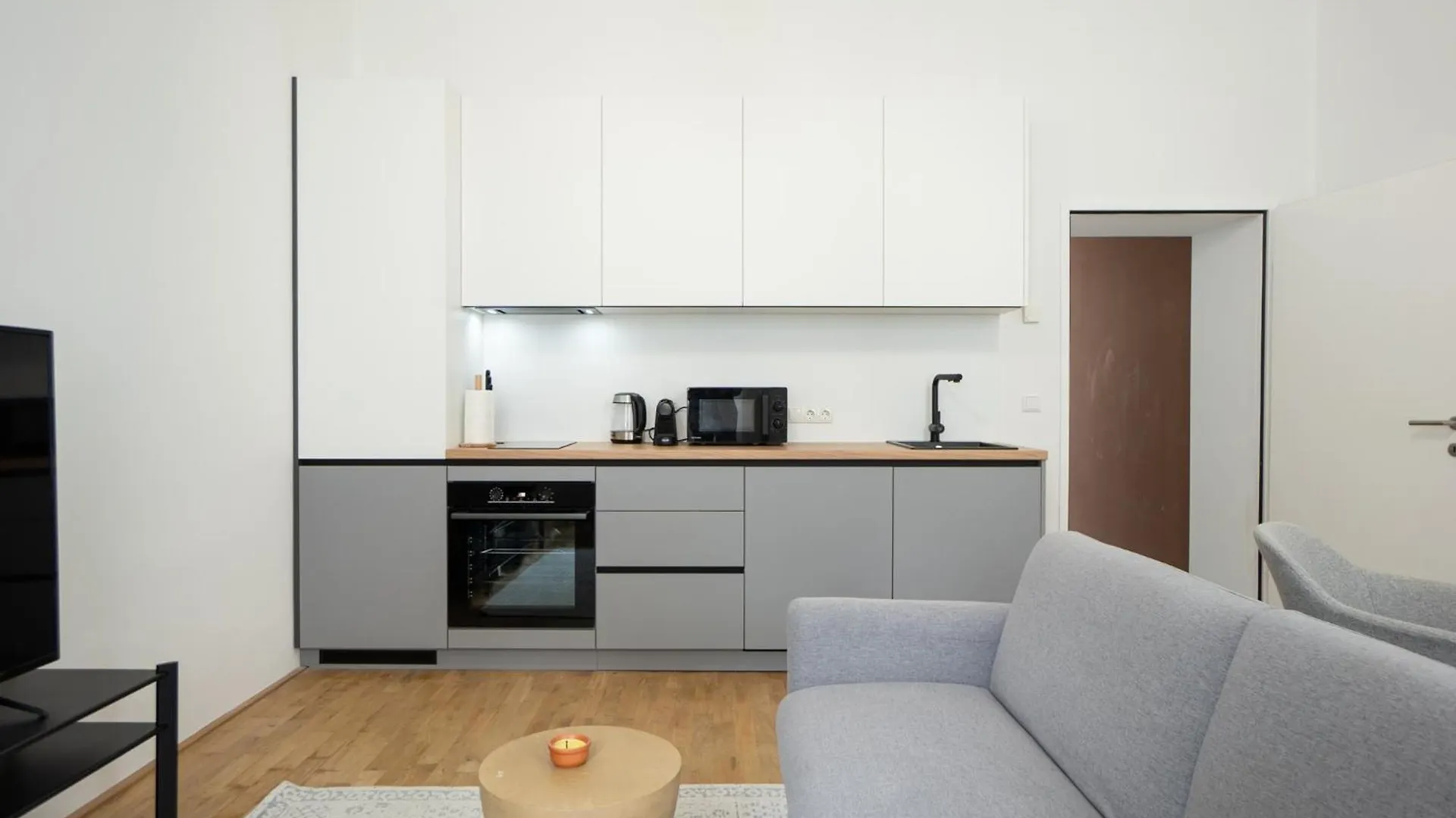 Modern Apartment In A Top Location Of Bécs